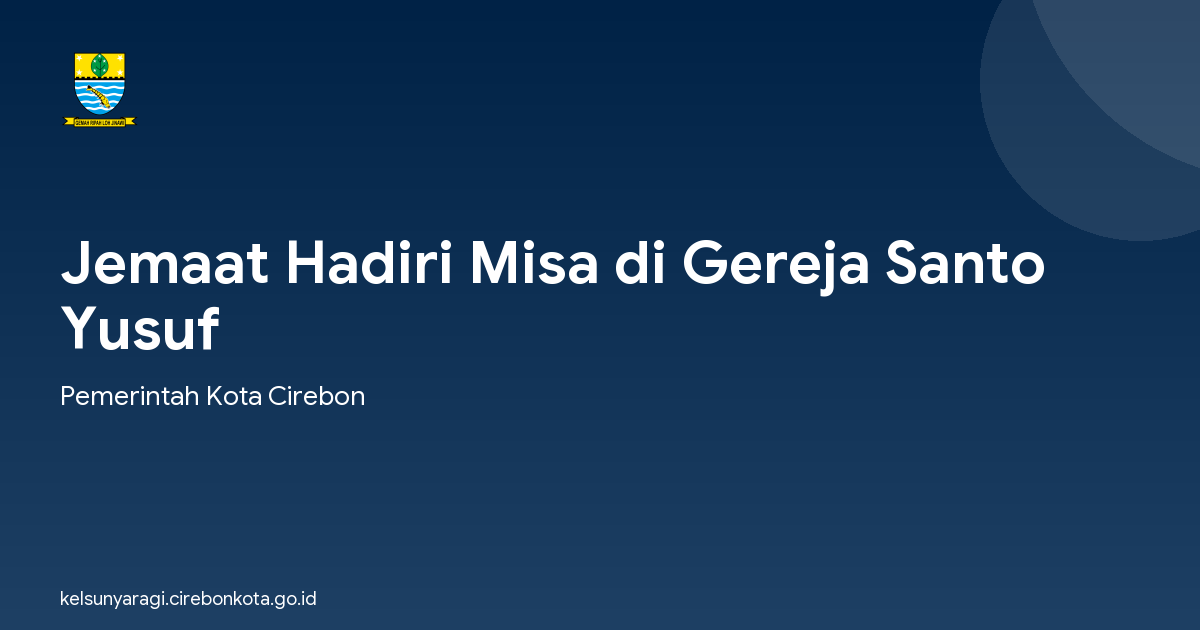 Jemaat Hadiri Misa di Gereja Santo Yusuf