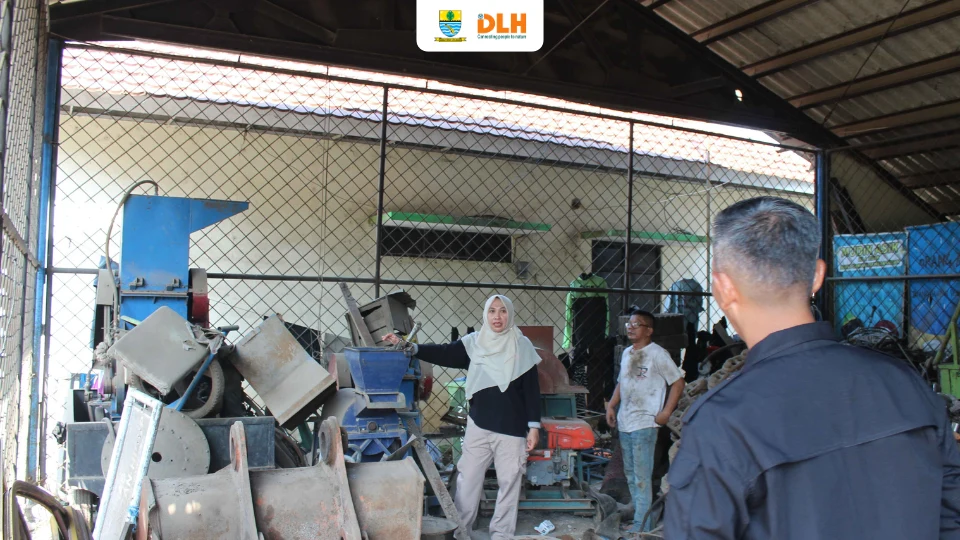 Optimalkan Kinerja Pusat Daur Ulang, Kepala DLH Kota Cirebon Tinjau UPT Pengelolaan Sampah dan Bersiap untuk Revitalisasi Aset