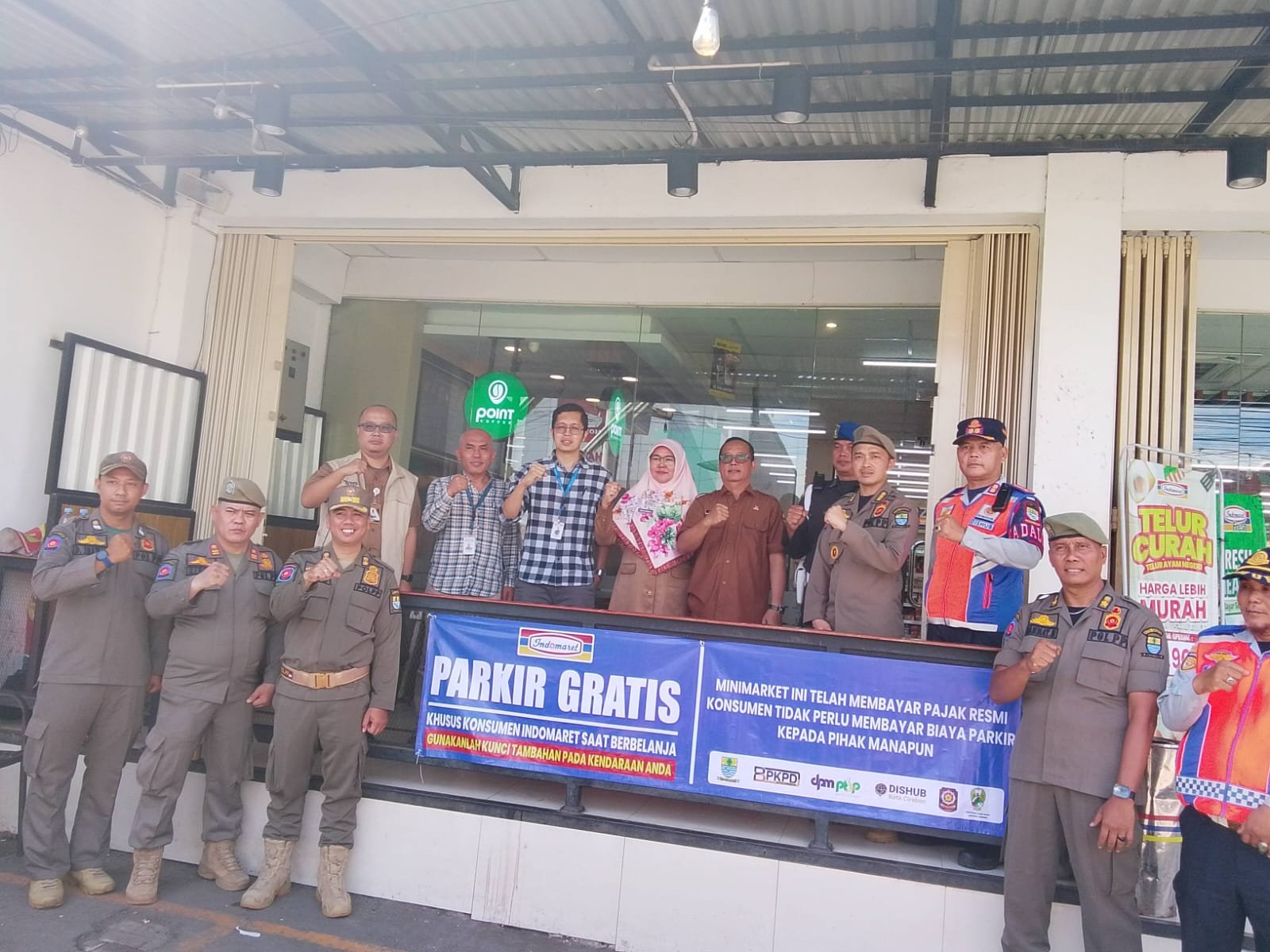 OPTIMALKAN PELAYANAN, DPMPTSP KOTA CIREBON DUKUNG PARKIR GRATIS DI MINIMARKET