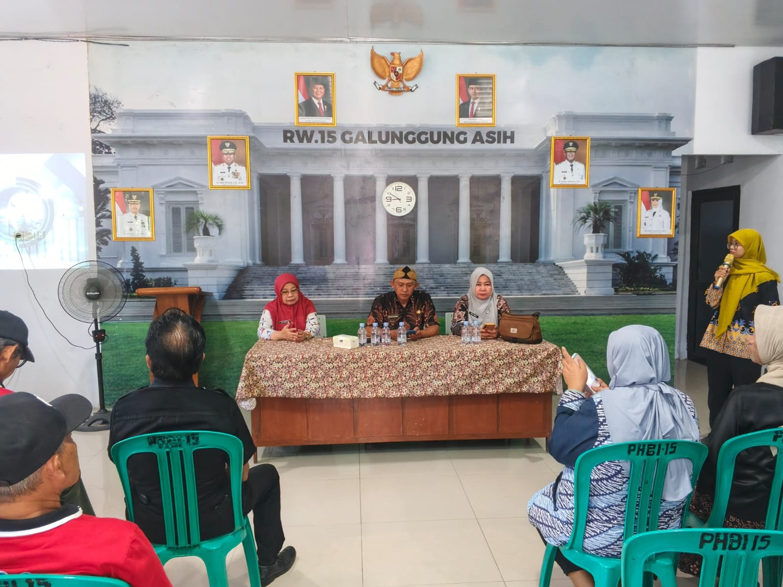 Sosialisasi Penguatan Layanan PESAT (Pusat Edukasi Isu Kependudukan bagi Masyarakat) oleh DP3APPKB