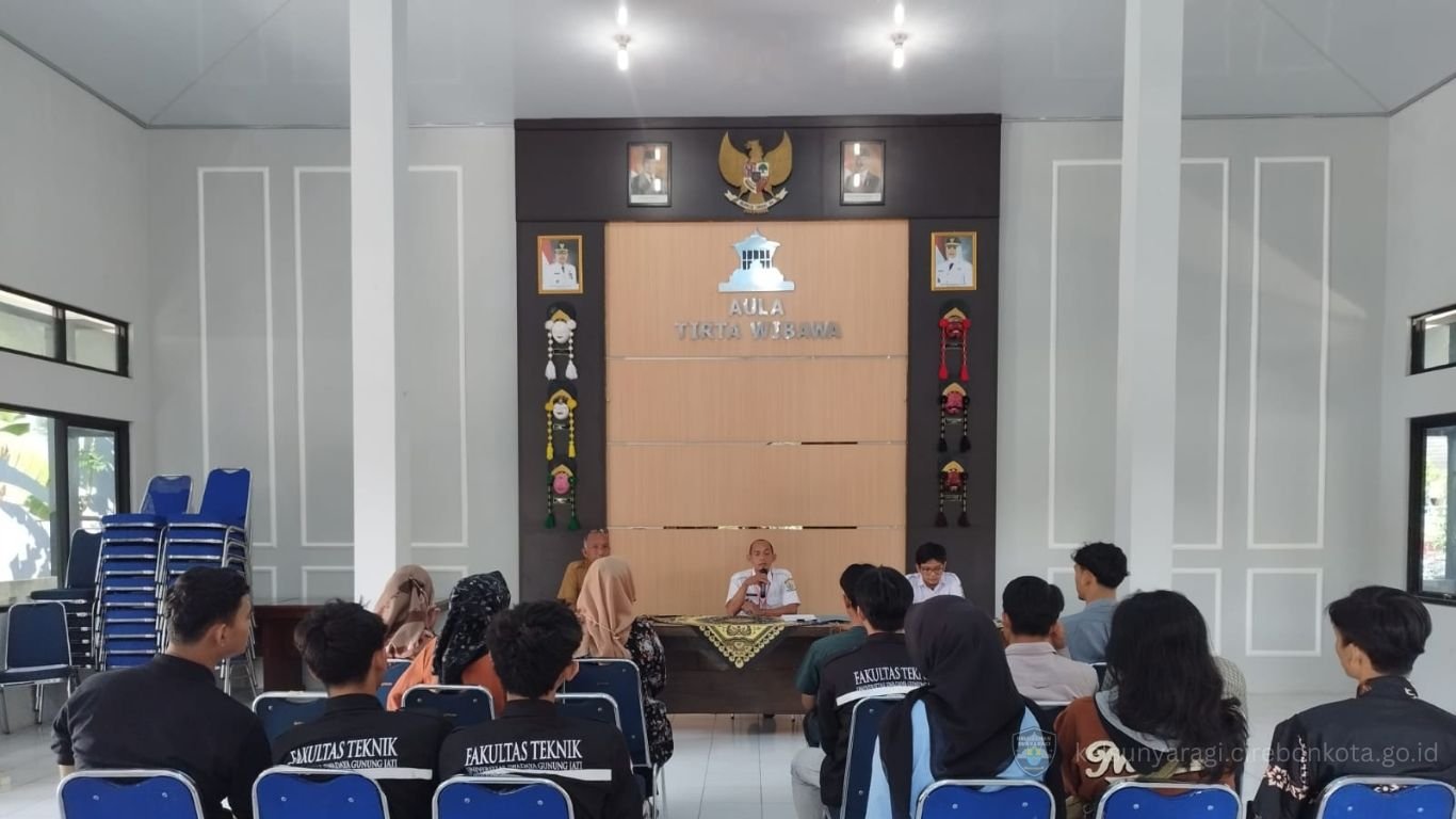Sekretaris Lurah Menerima Petugas Emunerator Mahasiswa Sensus akses sanitasi masyarakat