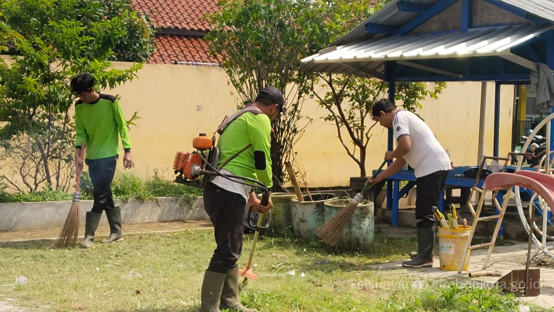 Pemeliharaan Kebersihan di RW.09 Karang Malang