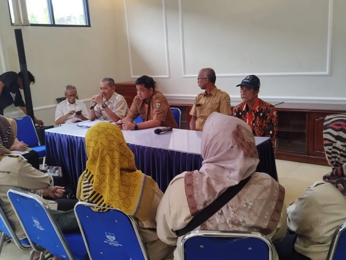 Pembinaan Pengurus Pokja Kelurahan Sehat Kelurahan Sunyaragi
oleh Forkasih Kota Cirebon