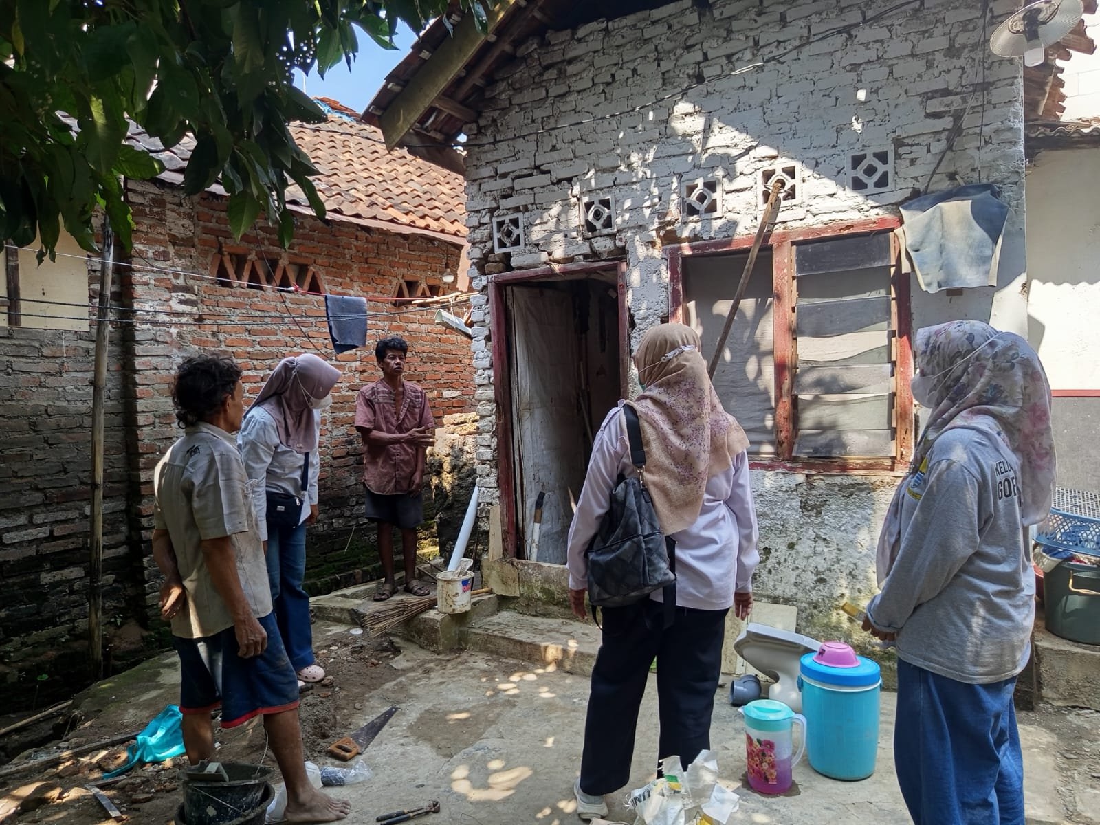 KEGIATAN KUNJUNGAN PENERIMA MANFAAT JAMBAN SEHAT DAN SARANA CTPS (CUCI TANGAN PAKAI SABUN) PROGRAM PKTD (PADAT KARYA TUNAS DESA)